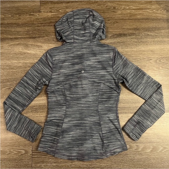 SOLD Lululemon Hooded Define Jacket in Black and White Heathered Size 8 - Picture 7 of 8